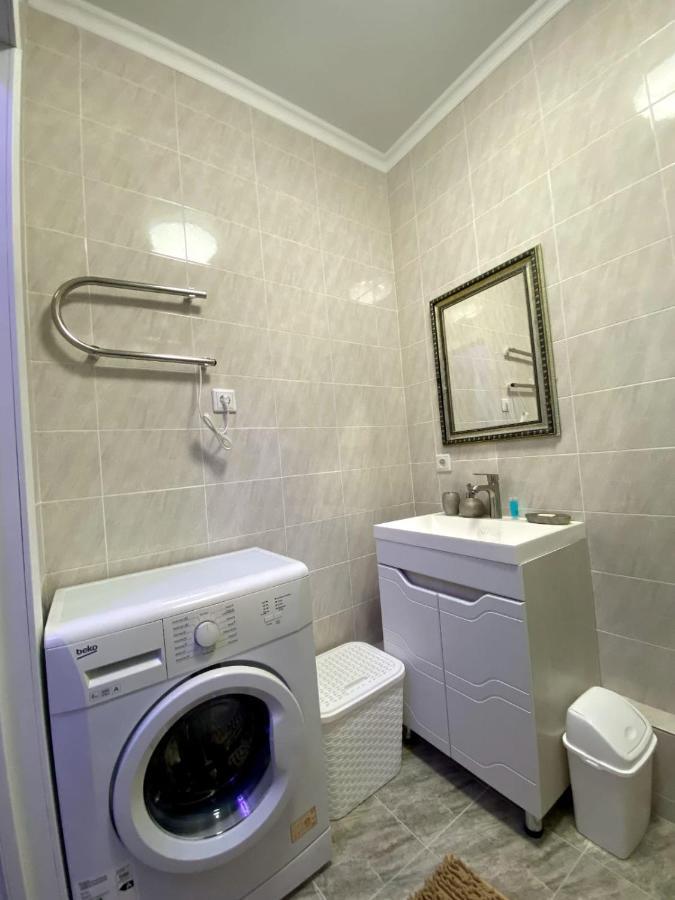 Medinahotelkz, # 63, Вид На Горы, 15 Мин Пешком До Арбата, Halal アルマトイ エクステリア 写真