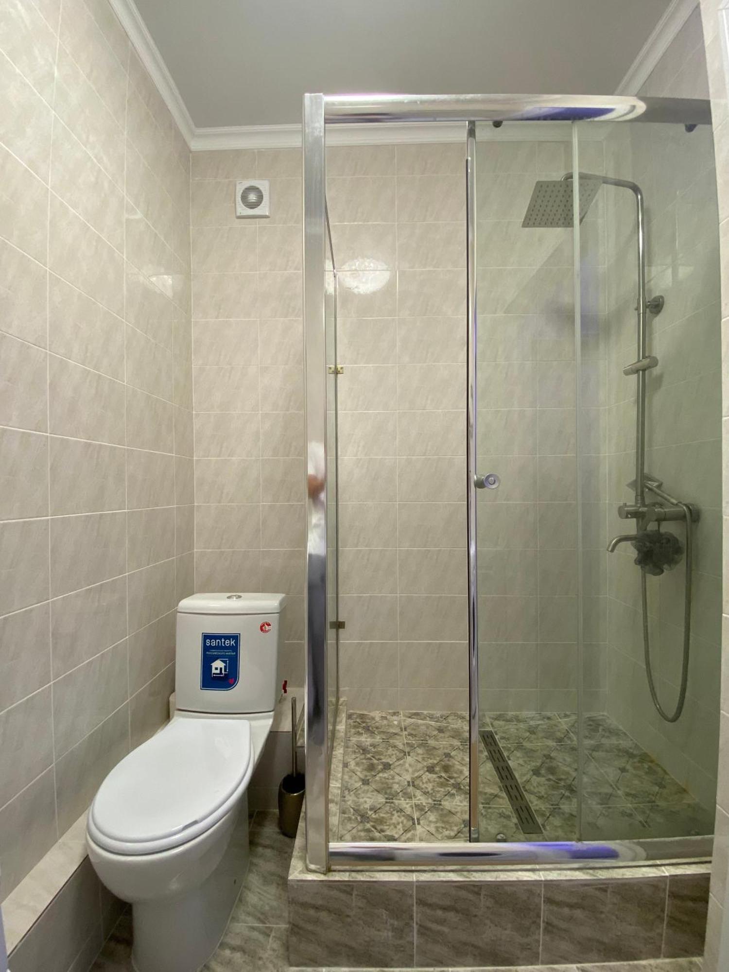 Medinahotelkz, # 63, Вид На Горы, 15 Мин Пешком До Арбата, Halal アルマトイ エクステリア 写真